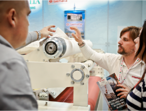 https://www.glassexpo.com.br/source/files/c/11339/Img_Edicao_anterior-Expor_0004-647889_300-227-63-0.jpg